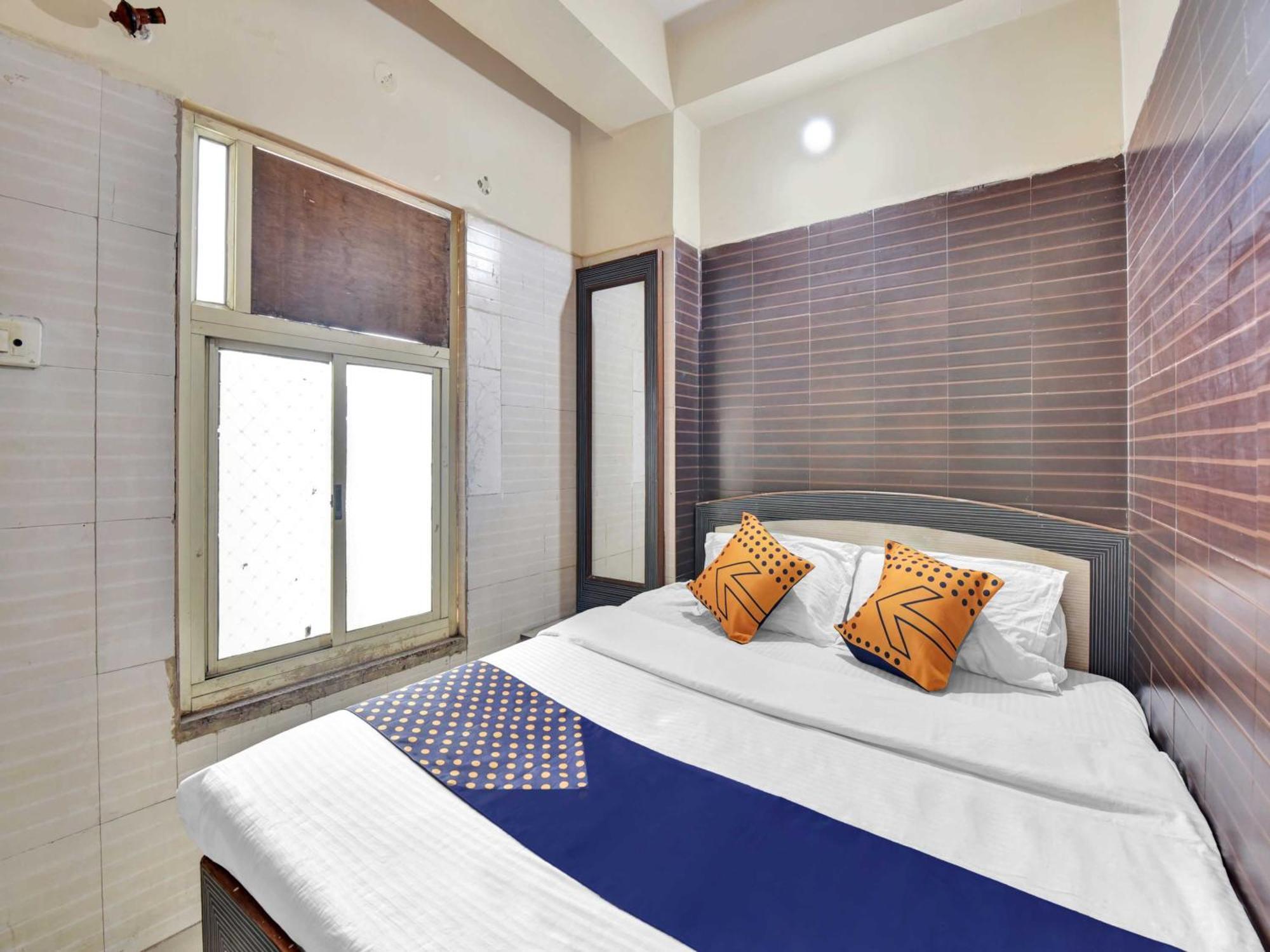 Oyo 85212 Hotel Vaibhav Аджмер Экстерьер фото